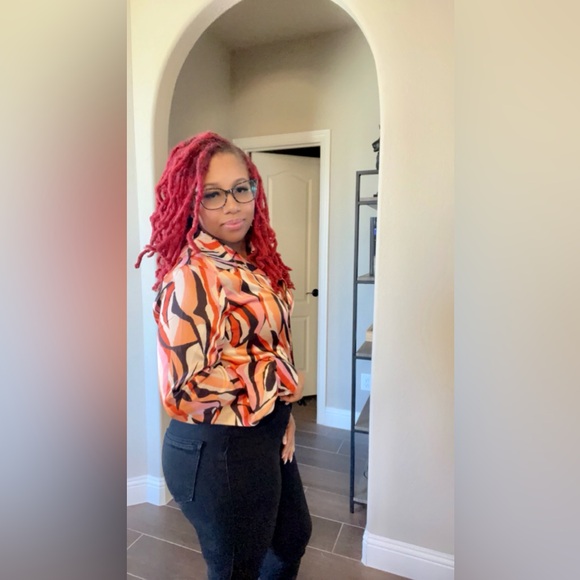 Little Secret Top - Picture 2 of 3